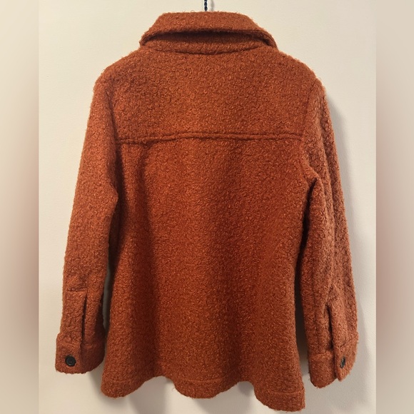 Fall jacket. Whool style polyester. Perfect for Fall time. - Picture 2 of 4